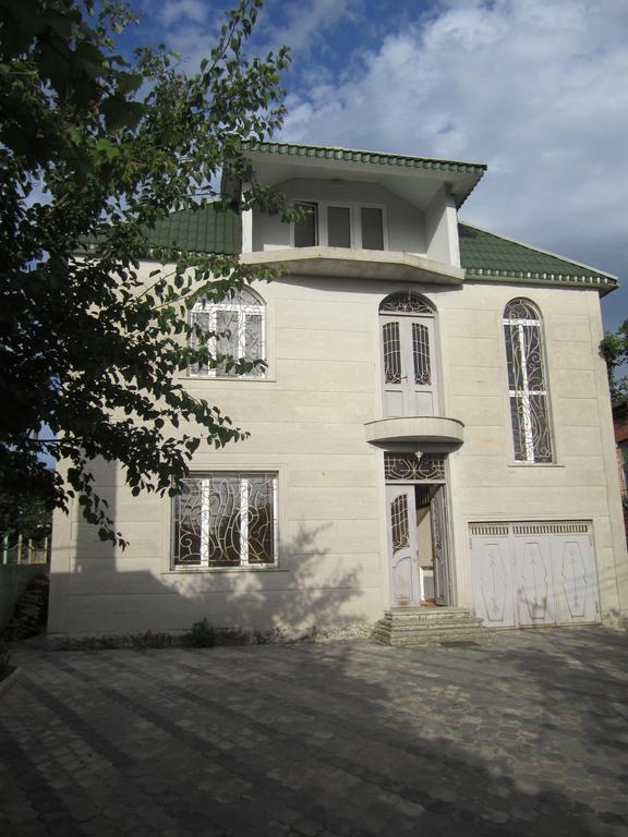 Bajo Guest House Kutaissi Exterior foto